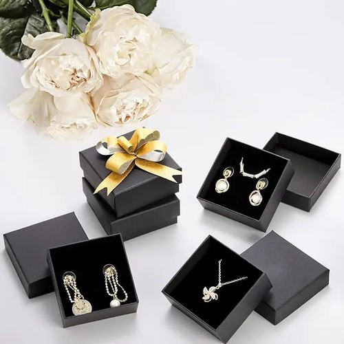 Jewellery box black ring - box,