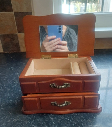 Vintage wooden jewellery box - vintage,