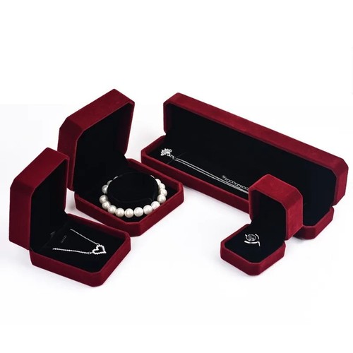 Luxury velvet jewellery gift - luxury,